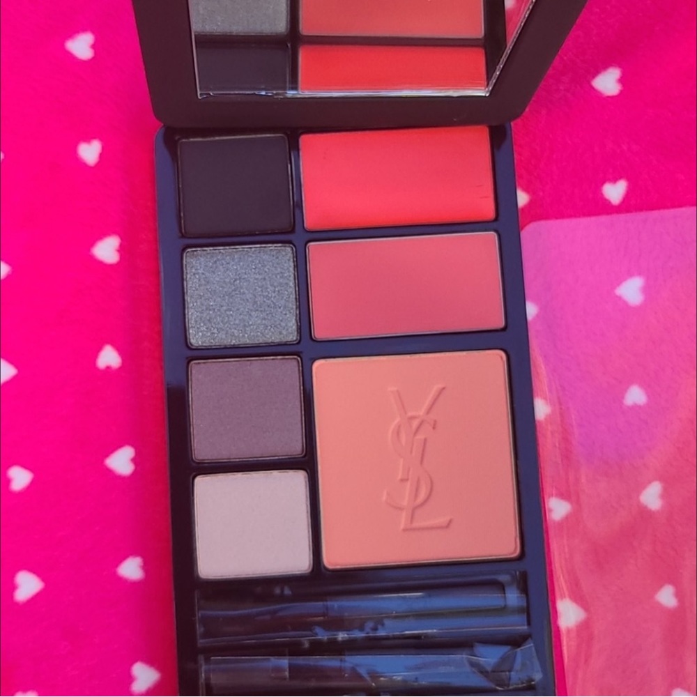 Yves Saint Laurent Complete Make Up Palette - Picture 3 of 5
